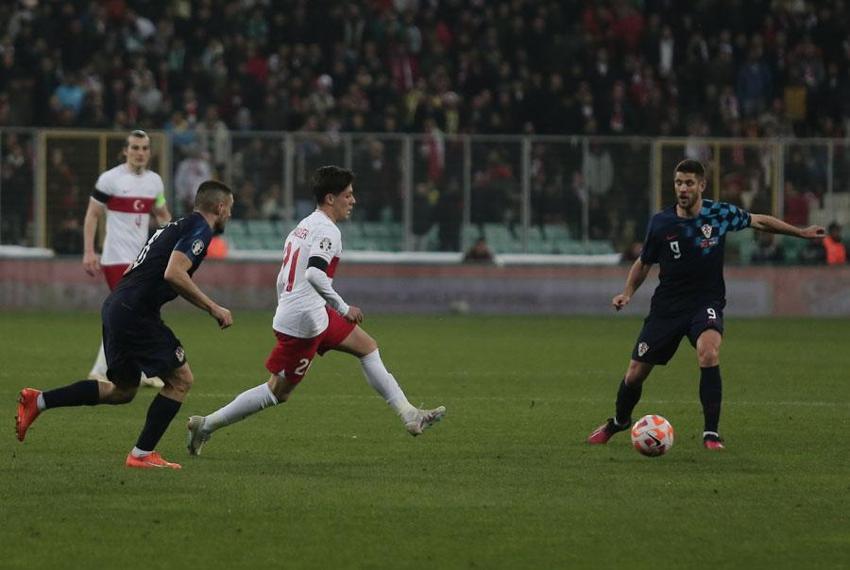 Oynayan 31 futbolcu içerisinde bir tek o beğenildi! 'Resmen mucize'