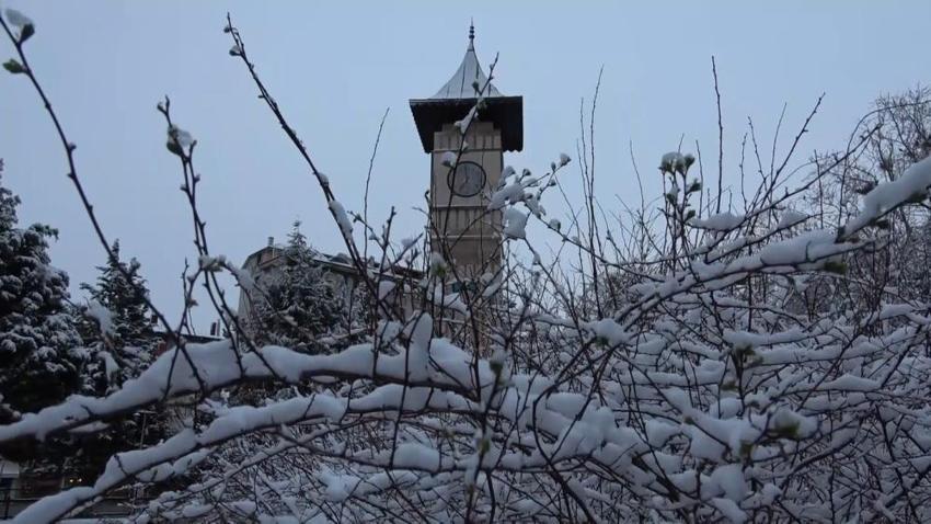 Yoğun kar yağışı başladı! Sıcaklık 15 derece düşüyor, Meteoroloji son dakika 56 il için uyardı