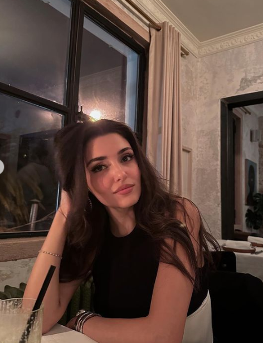 Hande Erçel'e aşk yaradı! Takipçi sayısı 30 milyona ulaştı