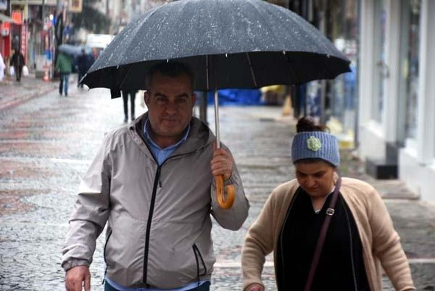 Yoğun kar yağışı başladı! Sıcaklık 15 derece düşüyor, Meteoroloji son dakika 56 il için uyardı
