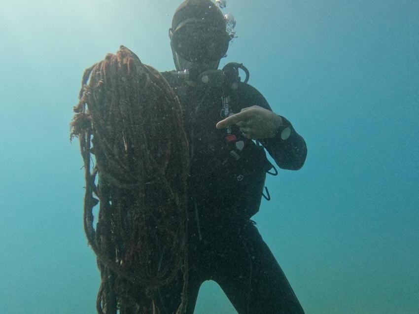 Antalya'nın falezler bölgesi 'hayalet ağlar'a teslim! 