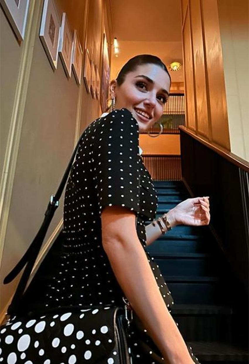 Hande Erçel'den 30 milyon takipçiye özel paylaşımlar!