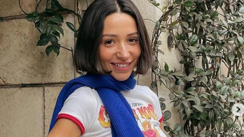 Zeynep Bastık, 'yaz gelsin' trendine katıldı
