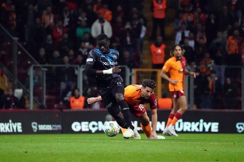 Galatasaray, Adana Demirspor karşısında hata yapmadı kritik goller son anlarda geldi