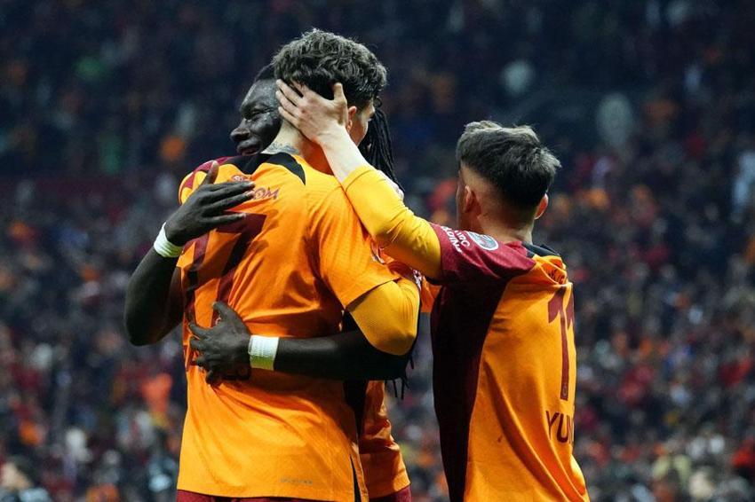Topla beraber Ronaldo ve Messi'den daha hızlı! Galatasaray'dan bomba transfer