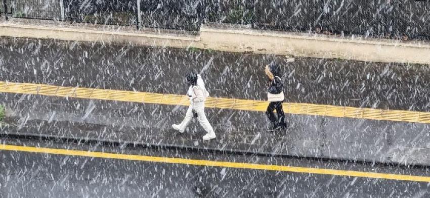 Kuvvetli kar ve yağmur geliyor! Meteoroloji son dakika duyurdu: İstanbul dahil 10 il için flaş uyarı geldi