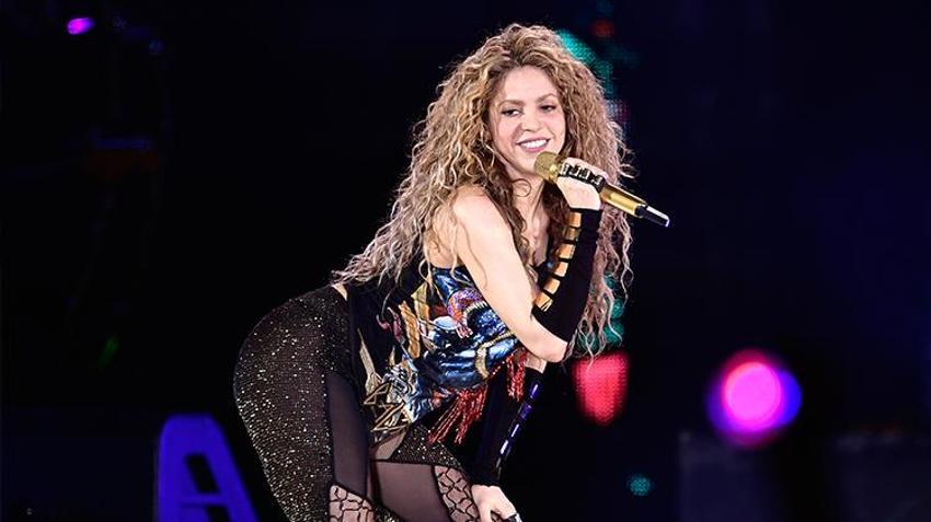 Shakira yeni aşkının peşinden gidiyor!