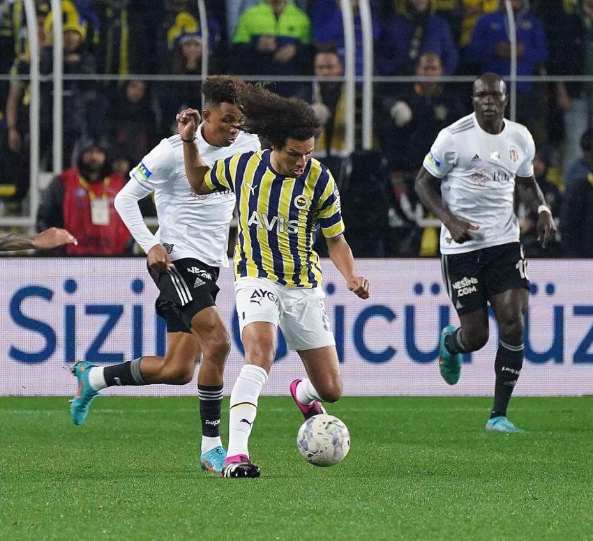 'Dünya markası Jorge Jesus, malulen emekli olmuş o futbolcuyu derbide nasıl oynattın?'