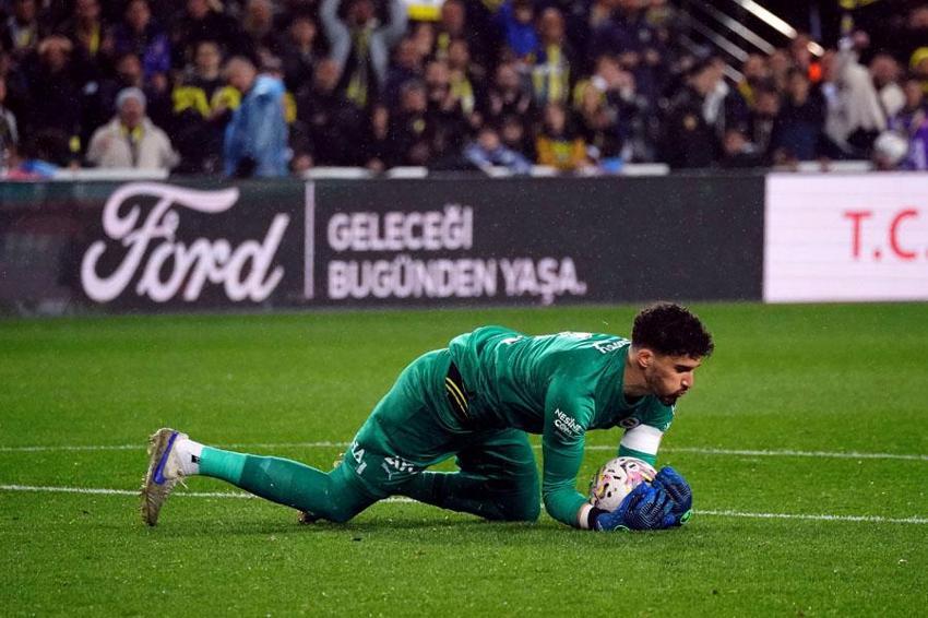'Dünya markası Jorge Jesus, malulen emekli olmuş o futbolcuyu derbide nasıl oynattın?'