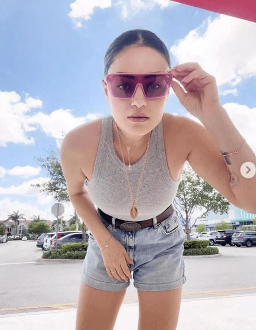 Dilan Çıtak Tatlıses'ten Miami pozları! "Photoshopla boyunu mu uzattın?"