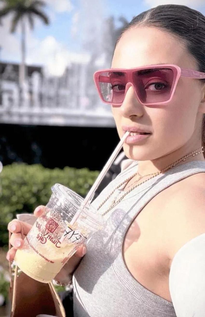 Dilan Çıtak Tatlıses'ten Miami pozları! "Photoshopla boyunu mu uzattın?"