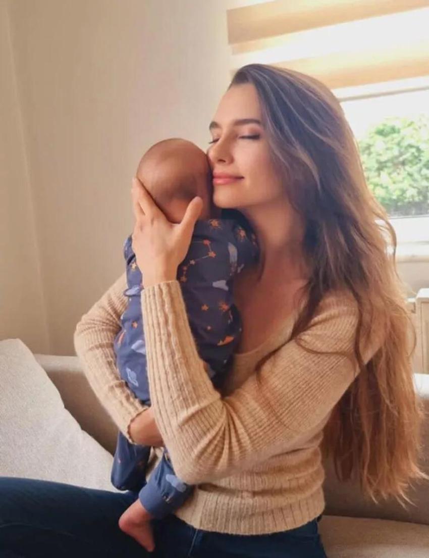 Leyla Lydia Tuğutlu oğluyla pozunu ilk kez takipçileriyle paylaştı!