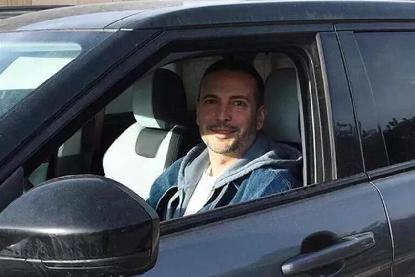 Demet Özdemir sere serpe uzanarak poz verdi!