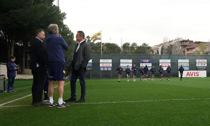 'Galatasaray'ın yıldızı için 'Sen 4 milyon euro etmezsin' diyorsun gidip Samet Akaydın'ı transfer ediyorsun Ali Koç'