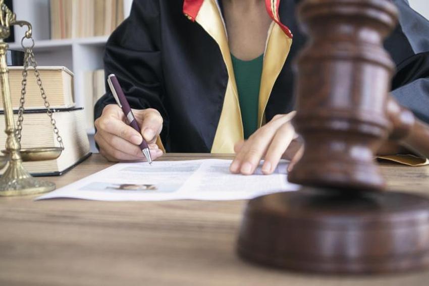 5 Nisan Avukatlar günü kutlama mesajları ve kısa sözler! Arkadaşa, sevgiliye, eşe, meslektaşa resimli Avukatlar günü mesajları ve avukatlar günü kutlu olsun sözleri!