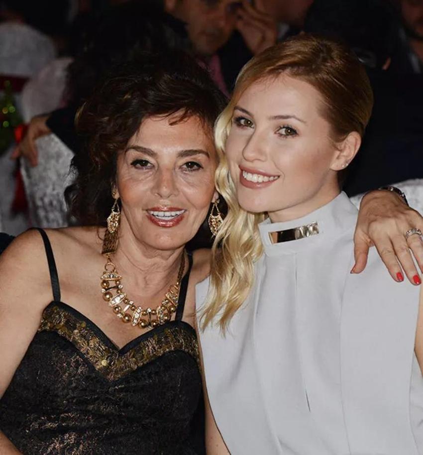 Serdar Ortaç’ın annesi paylaştı! Eski gelin Chloe Loughan'dan yanıt gecikmedi