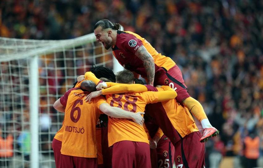Askeri darbe yüzünden ülkesinde mahsur kalmıştı! Galatasaray'a 60 milyon euro'luk orta saha