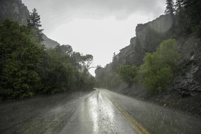 Şiddetli yağış başladı, yerler bembeyaz oldu! Saat verildi, Meteoroloji il il son dakika açıkladı