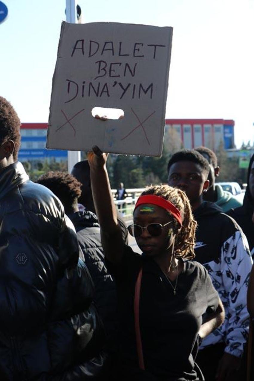 Gabonlu Dina’ya hayatı zehir etmişler! Son mesajı ortaya çıktı: Eğer onlarla yatmazsam bana yardım etmeyeceklerini söylediler...