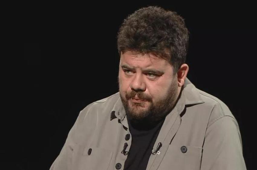 Berfu Yenenler: Roma'da gezerken Eser'i dolandırdılar