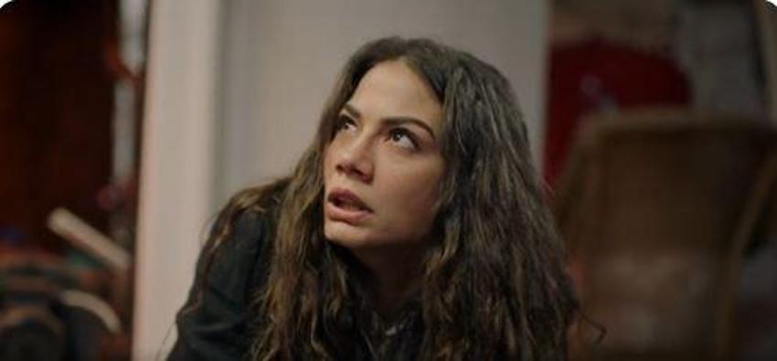 Adım Farah 7. bölüm fragmanı: Tahir Lekesiz teklifi Farah'ı güldürdü!