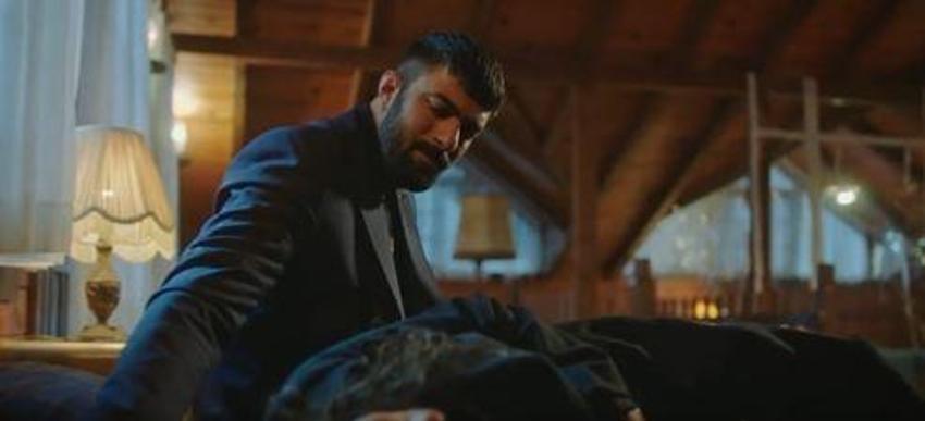 Adım Farah 7. bölüm fragmanı: Tahir Lekesiz teklifi Farah'ı güldürdü!
