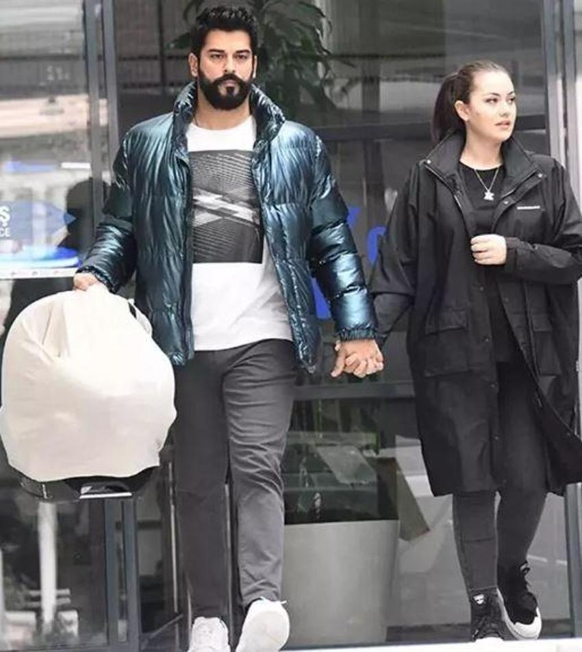 Burak Özçivit-Fahriye Evcen çiftinden romantik selfie