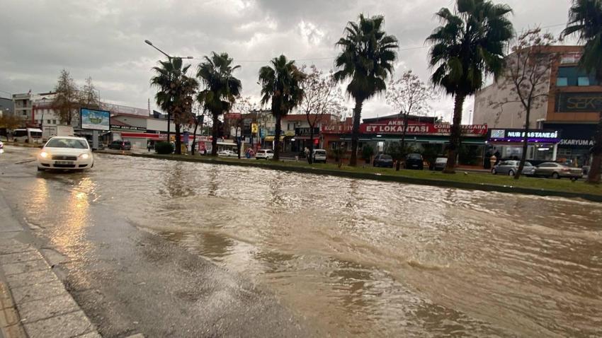 Kar ve şiddetli yağmur açıklaması! Sıcaklıklar düşecek, Meteoroloji'nin haritasına böyle yansıdı