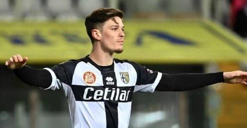 Biri sol bek diğeri stoper! İki yıldız neredeyse bedavaya Galatasaray'a gelecek