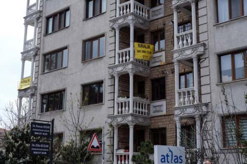 İstanbul'da deprem sonrası eski binalardan kaçış başladı! Daireler boş kaldı kiralar düştü...