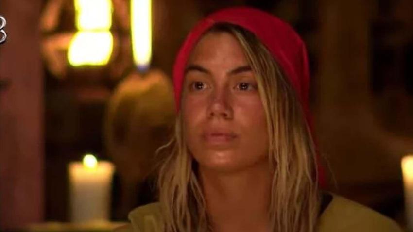 Acun Ilıcalı Survivor Asena'yı yıldız ilan etti! Asena mavi takıma geçti, Aziz çıldırdı!