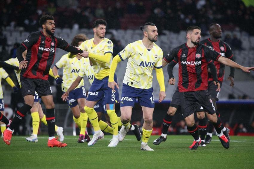 'Artık seni kimse iplemiyor! Türkiye'nin 'oynasın' diye feryat ettiği futbolcuyu yedek bırakıyorsun Jesus'
