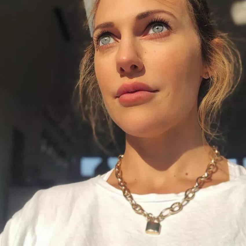 Meryem Uzerli estetiklerle bambaşka biri oldu! Son haliyle gündemde