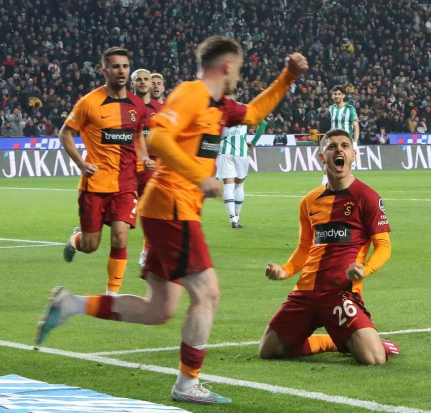 Mario Gomez Galatasaray'ın yıldız forvetini bitirdi! 15 milyon euro'luk transfer bombası