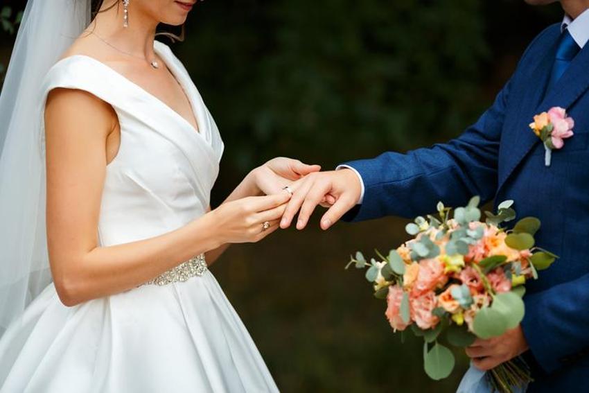150 bin evlilik kredisi şartları nelerdir, faizsiz evlilik kredisi başvurusu ne zaman? Evlilik kredisi ne zaman verilecek, yaş şartı var mı, hangi bankalar veriyor?