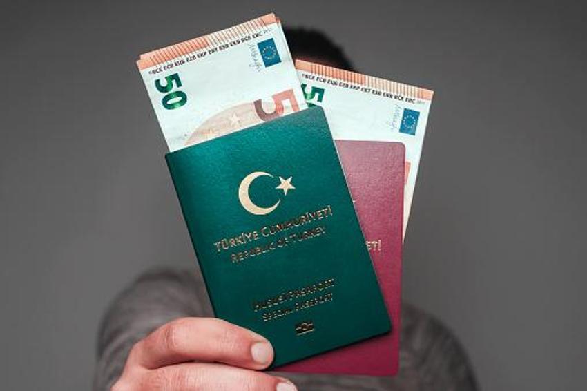 Yeşil pasaport kararı! Yüz binlerce EYT'liyi ilgilendiriyor