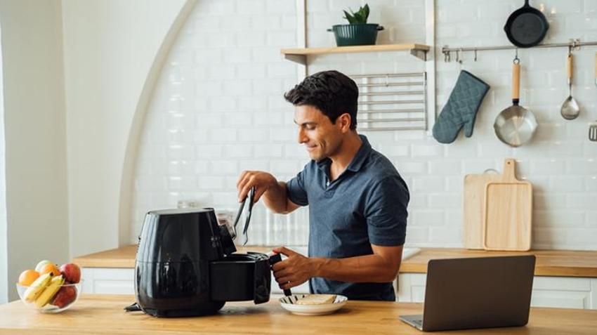 Airfryer ile pişirilmiş yiyeceklere dikkat! 'Potansiyel zararları var'