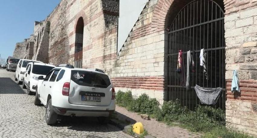 İstanbul surları 'tehlike' altında! Derin çatlaklar görülüyor