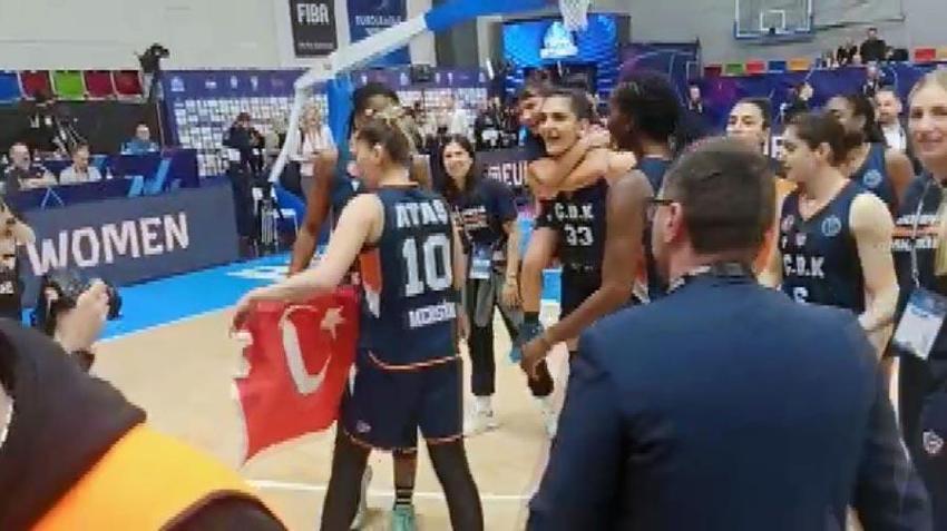 Prag'da skandal hareket! ÇBK Mersin Yenişehir Belediyesi'nin Türk bayraklı sevinci engellendi