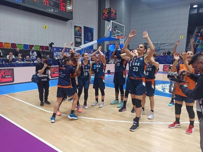 Prag'da skandal hareket! ÇBK Mersin Yenişehir Belediyesi'nin Türk bayraklı sevinci engellendi