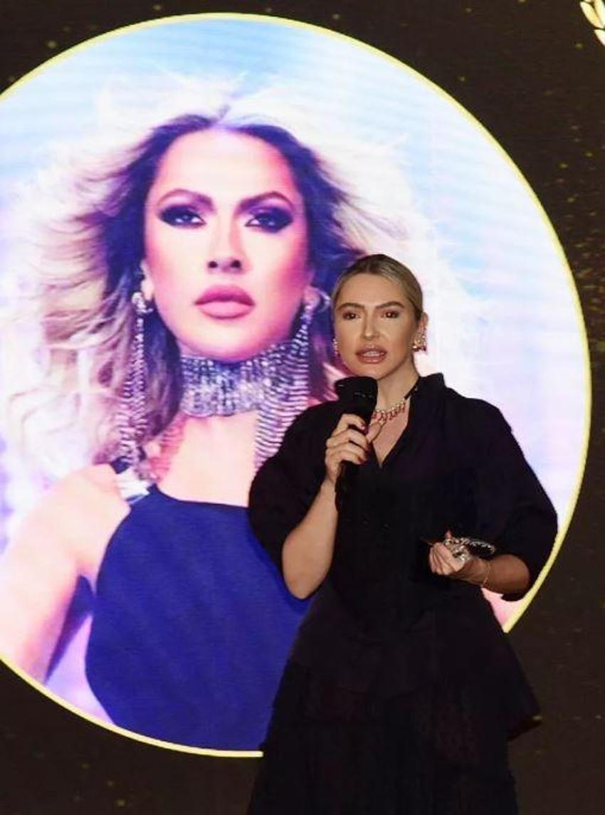 Hadise 'Feryat'ın sözleri ile ilgili konuştu, Mehmet Dinçerler yanıtıyla dikkat çekti!