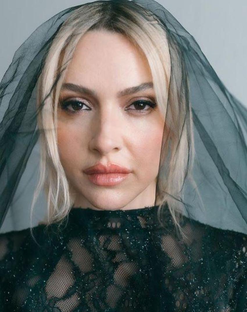 Hadise 'Feryat'ın sözleri ile ilgili konuştu, Mehmet Dinçerler yanıtıyla dikkat çekti!