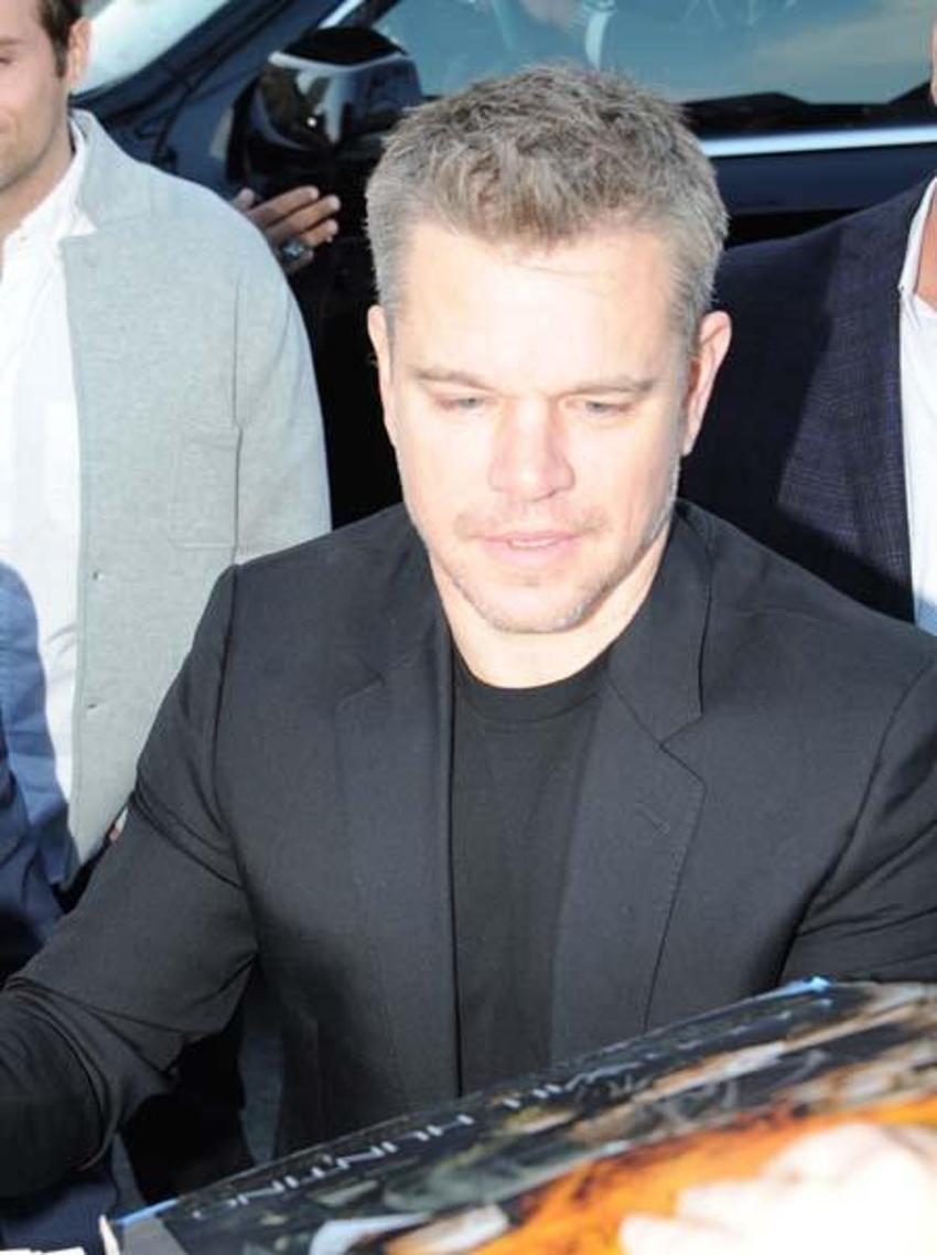 Ünlü oyuncunun evi çöp yığınına dönmüş! Kurtçukların içinde oyun oynarken bulmuşlar