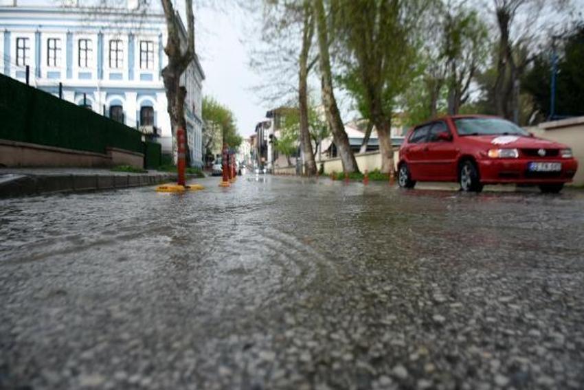 Kış geri dönüyor, kuvvetli yağış geliyor! Meteoroloji illeri tek tek açıklayıp son dakika uyarısında bulundu