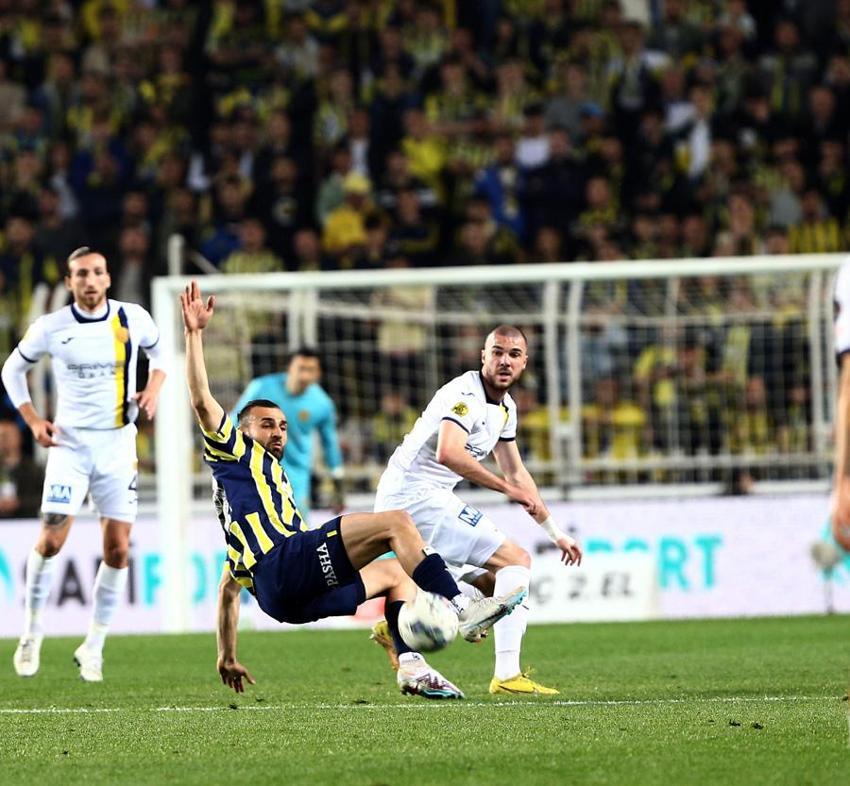 'Flamengo'ymuş, Brezilya Milli Takımı'ymış! Ses kayıtların benim önüme düşmesin hocam'