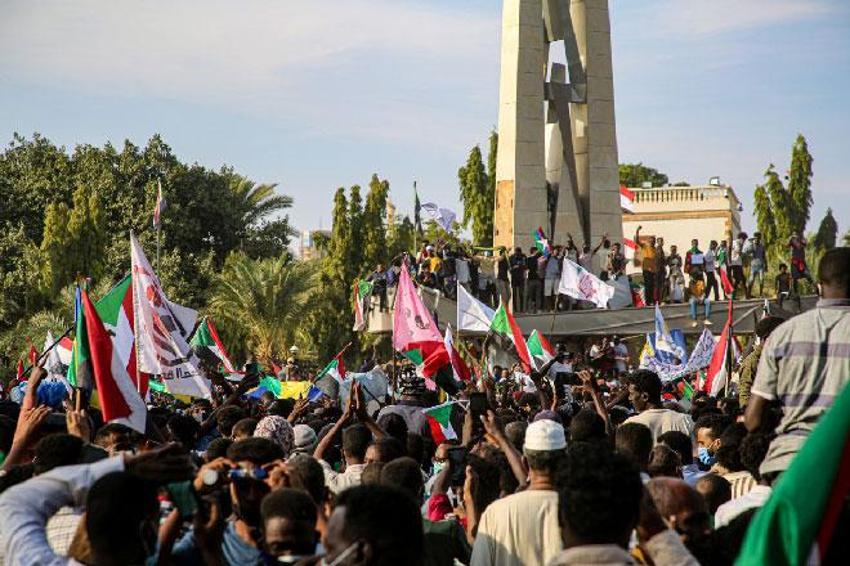 Sudan adım adım iç savaşa gidiyor! Tatbikata giden Mısır askerlerinin esir alınması kıyameti kopardı...