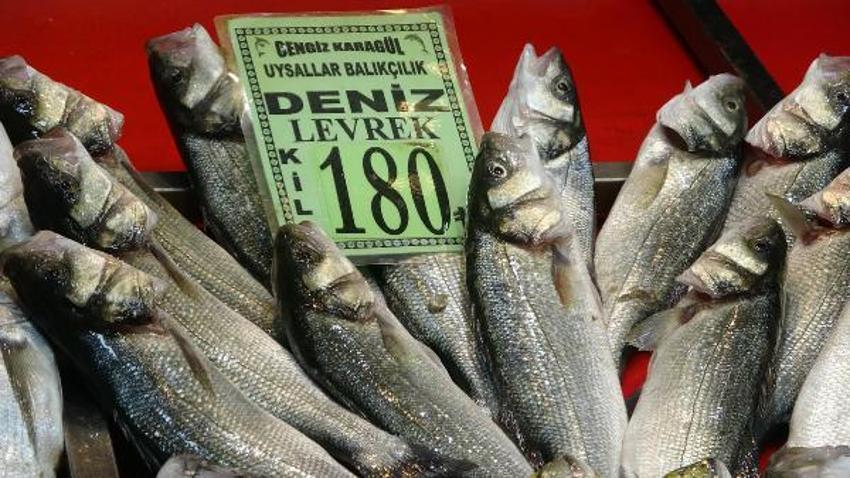 Tezgahlardaki balık çeşitliliği, olta ve dalyan avcılığıyla sürüyor
