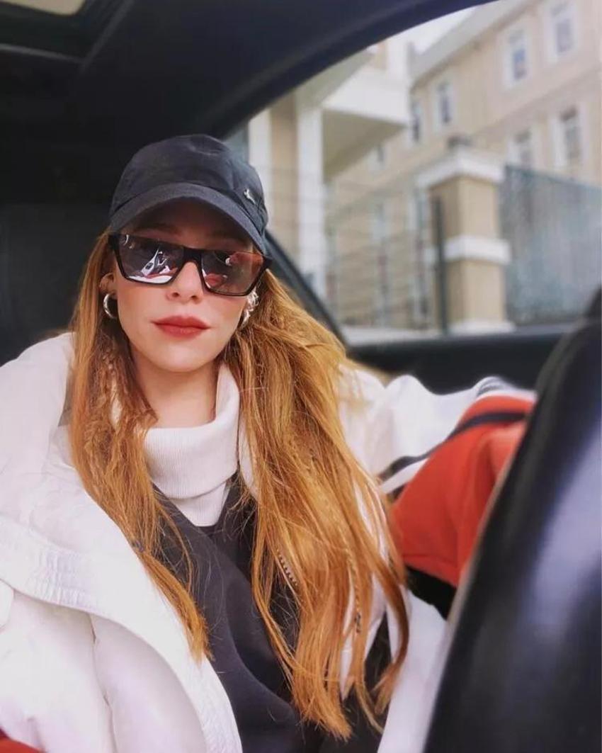 Elçin Sangu sezonu açtı! "Bahar kadar güzel"