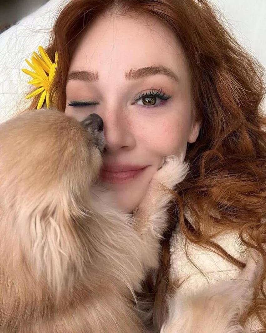 Elçin Sangu sezonu açtı! "Bahar kadar güzel"
