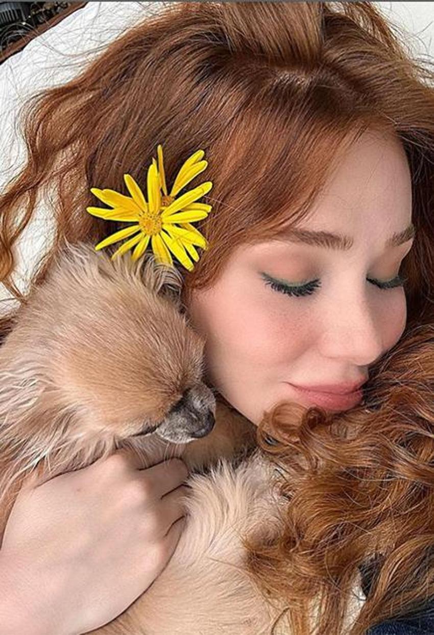 Elçin Sangu sezonu açtı! "Bahar kadar güzel"